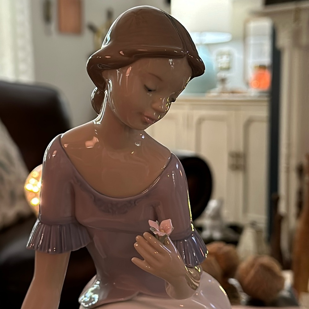 Lladro “Spring Reflections” Figurine, #1392, Pristine with Box